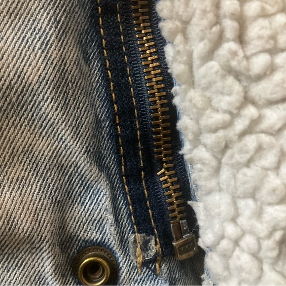 Vintage distressed oversized Sherpa lined denim jacket - Picture 9 of 15